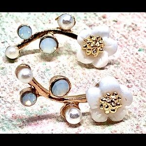 White Flower Crystal Vine Ear Climber Stud Earring